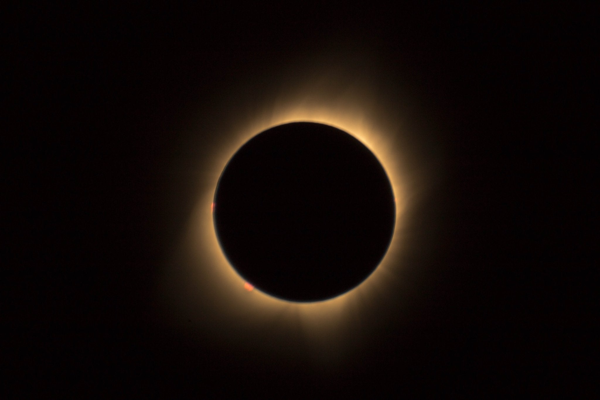 Celestial Shows: What Causes Total Eclipses - Eclipse Optics