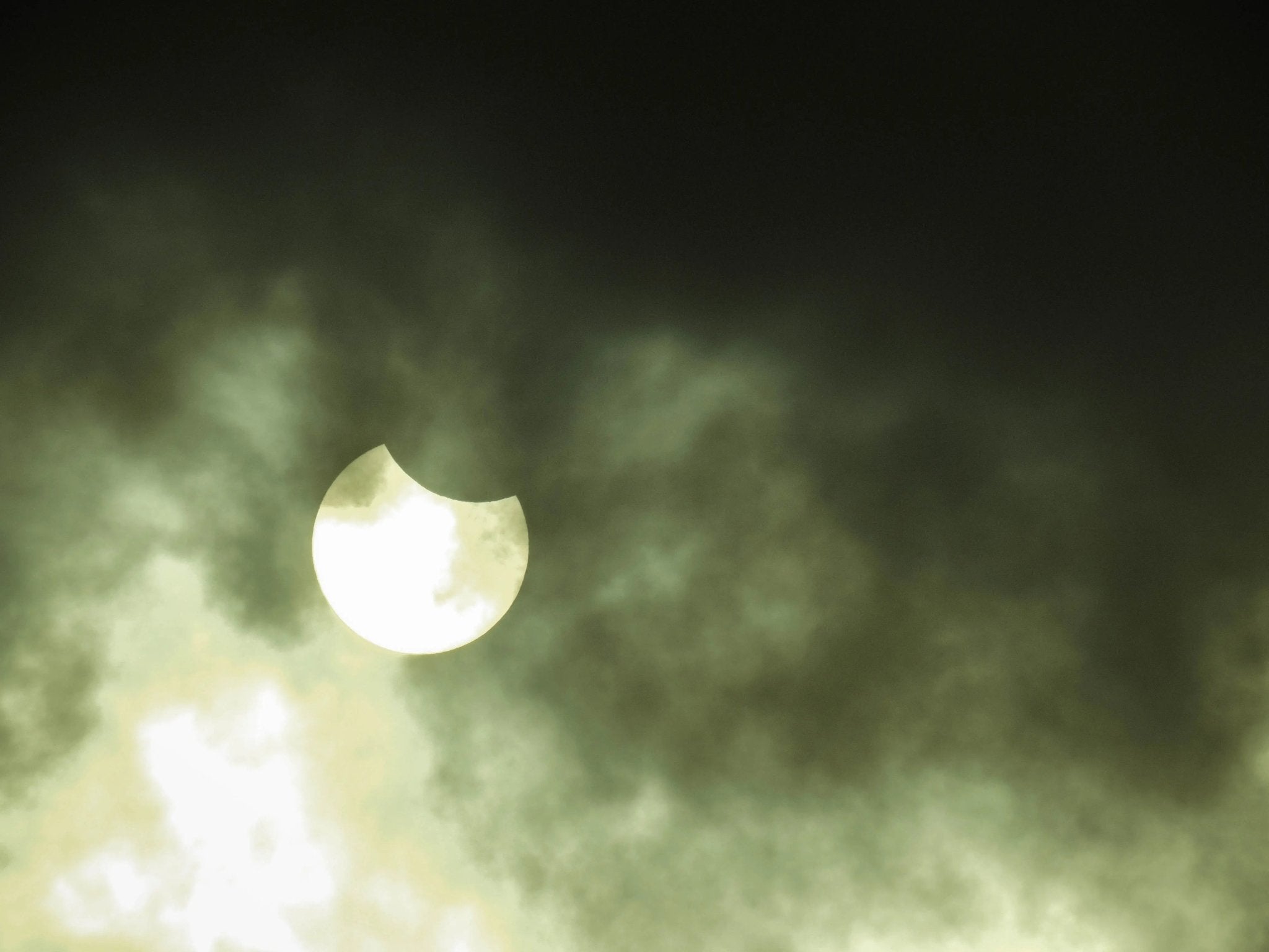 Exploring the Wonders of Astronomy: Unveiling the Enigma of Solar Eclipses - Eclipse Optics