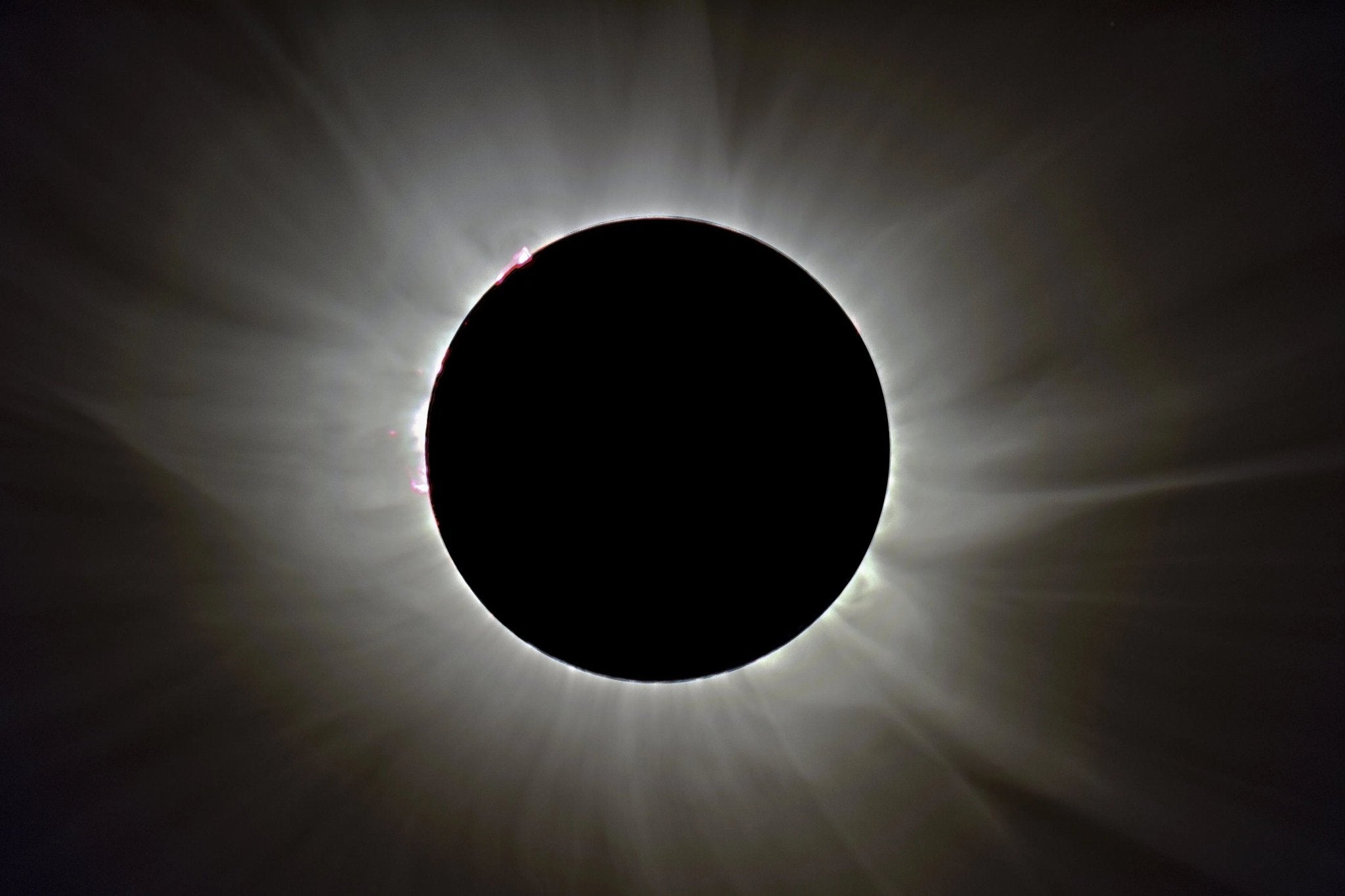 The Essential Guide to Using Eclipse Glasses During an Annular Eclipse - Eclipse Optics